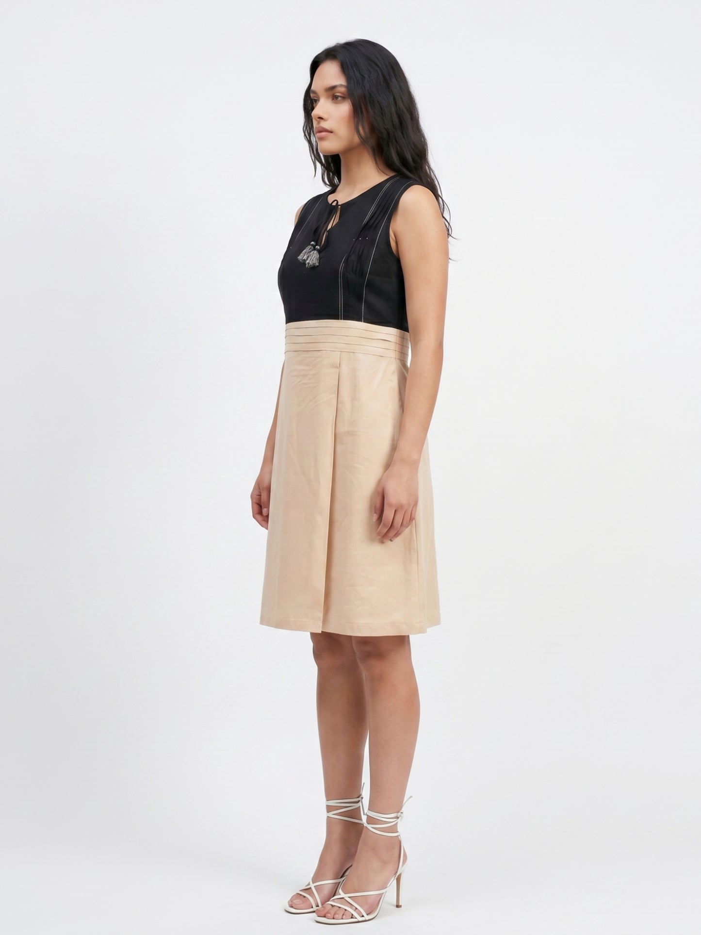 Luna Thread Dress